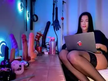 Chaturbate Best live sex cam show of mistresslavinia_