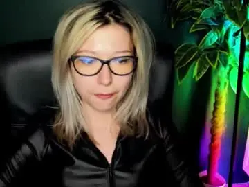 Chaturbate Best live sex cam show of heidi_pleasure