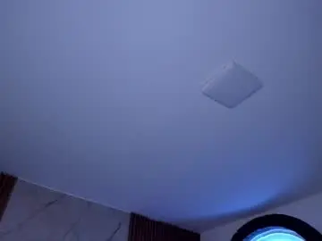 Chaturbate Live Sex Cam of daniphoenixx