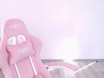 Chaturbate Live Sex Cam of kisulya_meow246