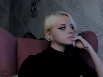 Chaturbate Adult Video Chat of holy_silvia