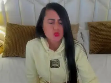 Chaturbate Live Sex Cam of bella_carther