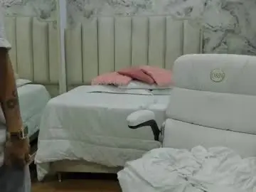 Chaturbate Watch Live Sex Cams of shantal_thompson21