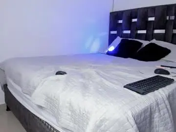 Chaturbate Sex Cam of naughtycurvybbx