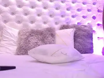 Chaturbate Free Porn Cam of emyliluxe