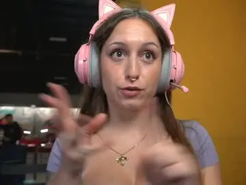 Chaturbate Live Porn of petite_fuck