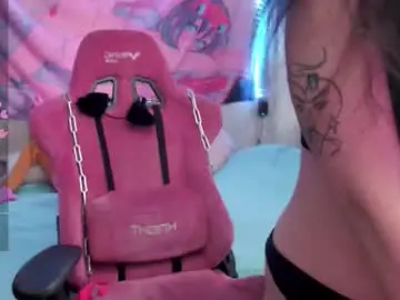 Chaturbate Free Porn Cam of pineapple_dope