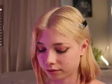 Chaturbate Live Sex Cam of falinegelling