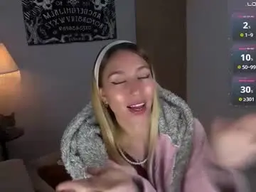 Chaturbate Free Porn Cam of saucy_jenn1