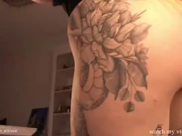 Chaturbate Adult Video Chat of golden_alinee