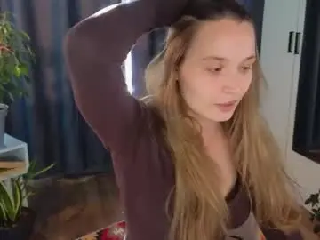 Chaturbate Live Sex Cam of lisa_schiele
