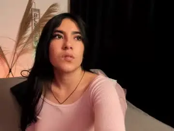 Chaturbate Live Sex Cam of serenity_day