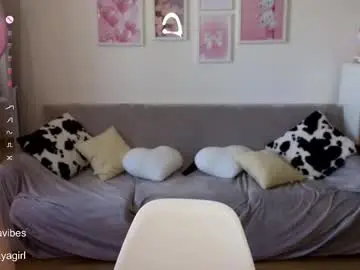 Chaturbate Free Live Porn of maya_blonde18