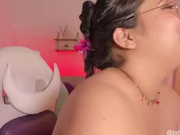 Chaturbate Sex Cam of tati_reyes