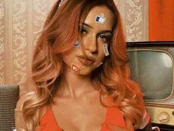Cherry Adult Video Chat of sarahdrew