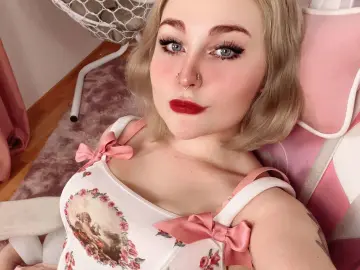 Cherry Nude Webcam of angelan