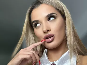 Cherry Free Live Porn of innocencechloe