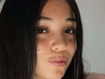 Cherry Live Sex Cam of linzeysmith4