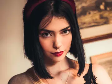 Cherry Nude Webcam of ellediane