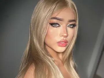 Cherry Sex Cam of elizabethbenet