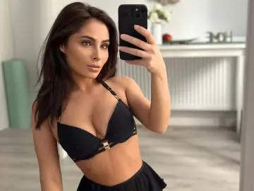 Imlive Sex Cam of SarahSkye895