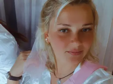 Imlive Watch Live Sex Cams of StrawberryFresh