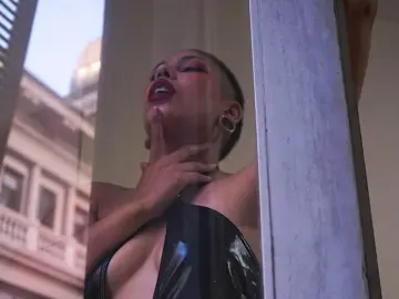Imlive Free Porn Cam of RebbekaBhons