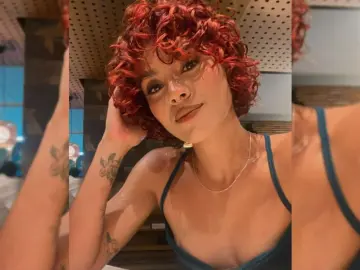 Imlive Live Porn of MartinaCurlss