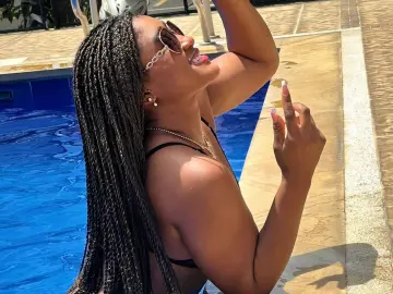 Imlive Private Sex Chat of MaiaBailey