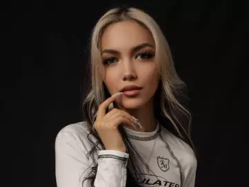 Livejasmin Free Porn Cam of LynetBurrington