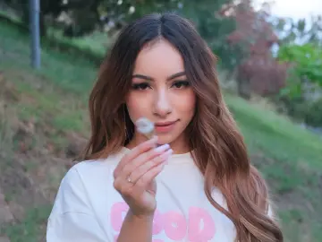 Livejasmin Live Porn of AlizeeBlair
