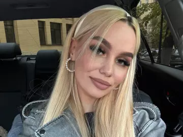 Livejasmin Free Porn Cam of LynGriscom