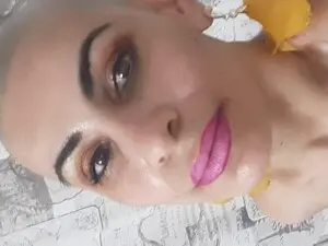 Myfreecams Sex Cam of SONYABRUNETTE
