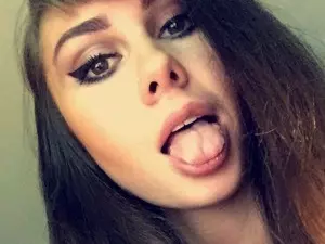 Myfreecams Sex Cam of Tuttifrutti__