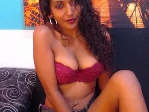 Myfreecams Live Sex Cam of FoxyIndianX