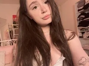 Myfreecams Sex Cam of AliceXsweeT