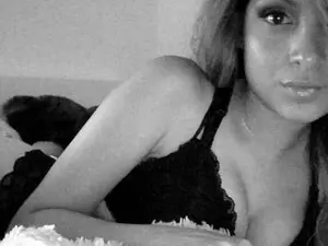 Myfreecams Live Sex Cam of GirlyGirl