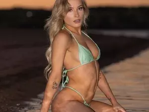 Myfreecams Live Sex Cam of AlexisWildest