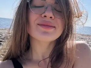 Myfreecams Watch Live Sex Cams of ami_amour
