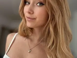 Myfreecams Adult Video Chat of LuciaAmazing