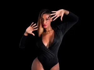 Myfreecams Sex Cam of NahomyOwen