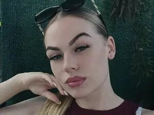 Myfreecams Sex Cam of SnowBarbiee