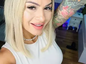 Myfreecams Watch Live Sex Cams of TiffanyMaze