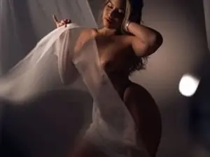 Streamate Live Sex Cam of MiiaSmiiths
