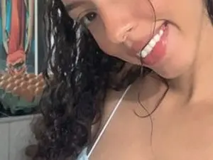 Streamate Live Porn of SunnieRey