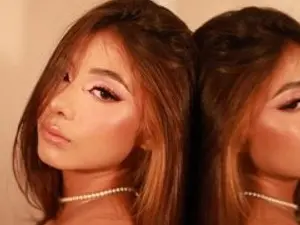 Streamate Live Sex Cam of Sharon_Montana