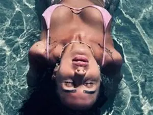 Streamate Live Sex Cam of AnnaRhodes
