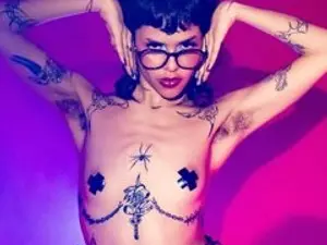 Streamate Watch Live Sex Cams of triinitty