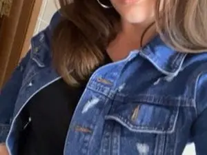 Streamate Adult Webcam of BettyGirlKiss