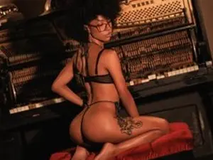 Streamate Live Sex Cam of Julianita_Toro